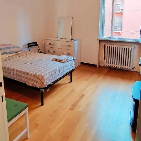 Апартаменты Accogliente Trilocale, Zona Tranquilla E Centrale *